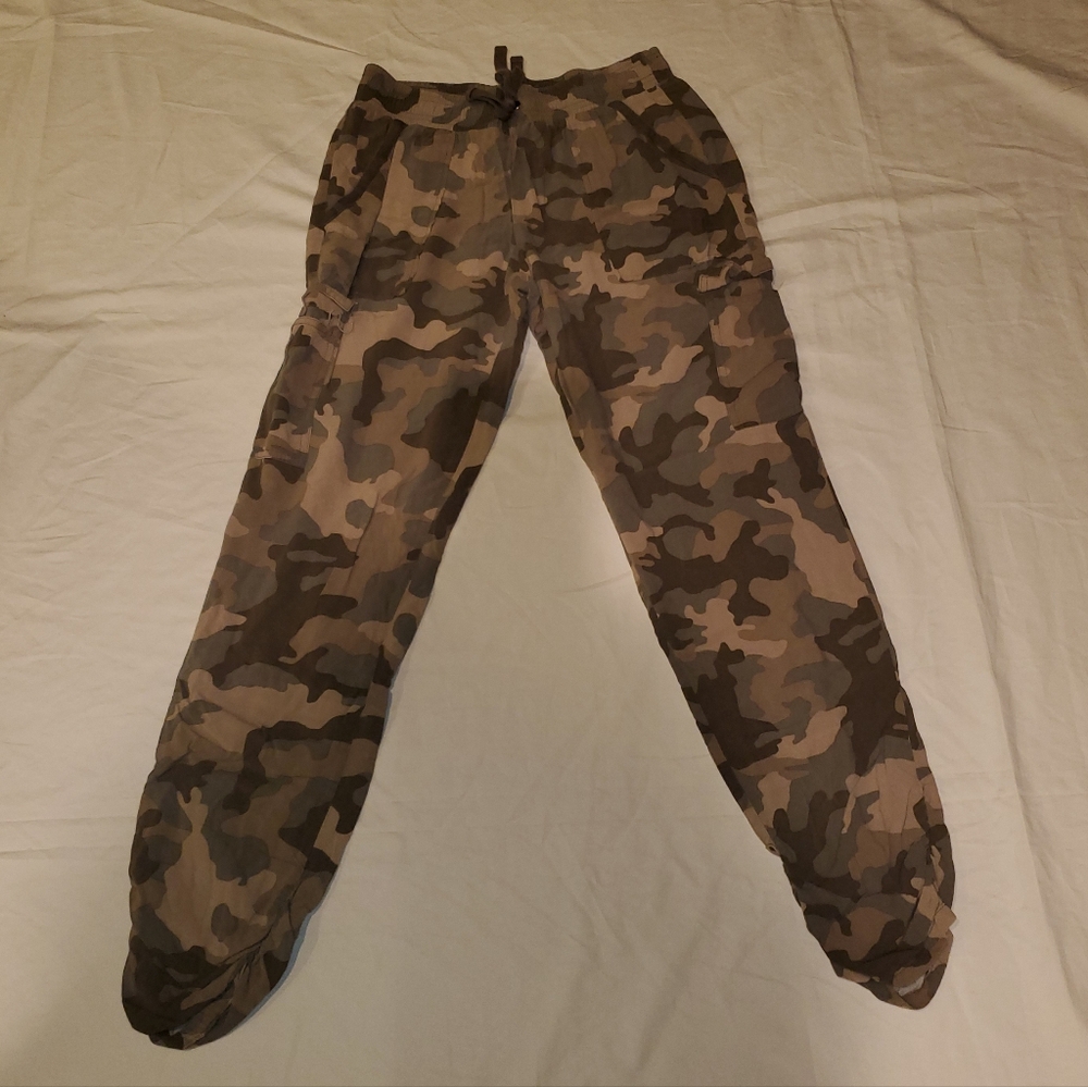 Pink Rose Camouflage Cargo Pants